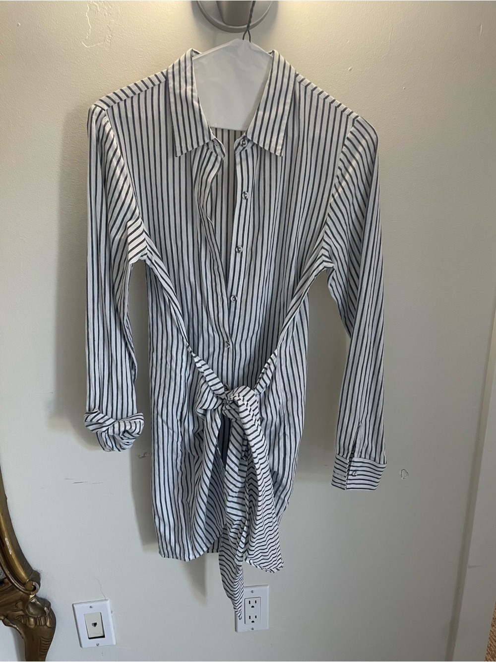 L'Academie White with Navy Stripe Button-Up Shirt